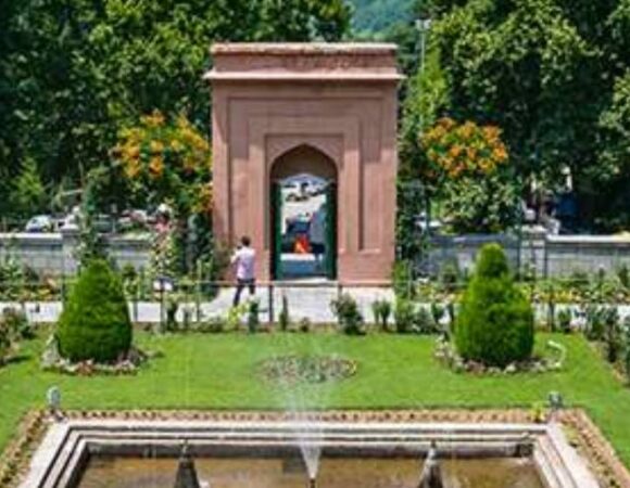 CHASHME SHAHI GARDEN- SRINAGAR