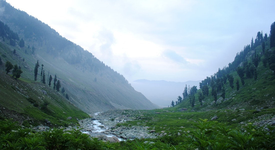 Trek to Kounsarnag Lake Kashmirhills.com