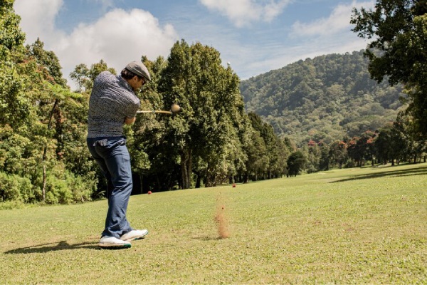 Golfing in PAhalgam in Kashmirhills.com