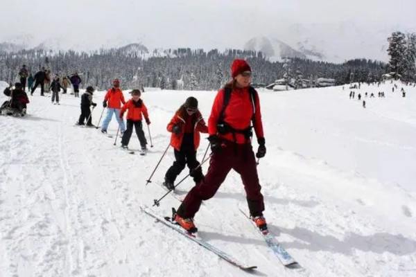 Ice Skating kashmirhills.com