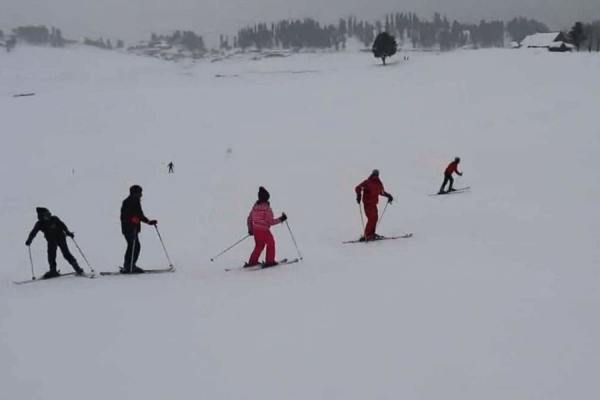 Ice Skating kashmirhills.com