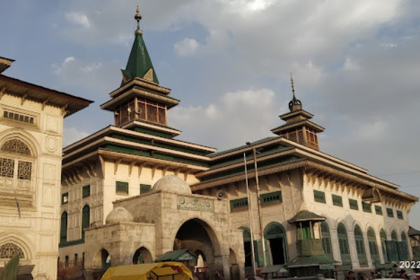 Masjid Dastgeer Sahib – Srinagar KAshmirhills.com