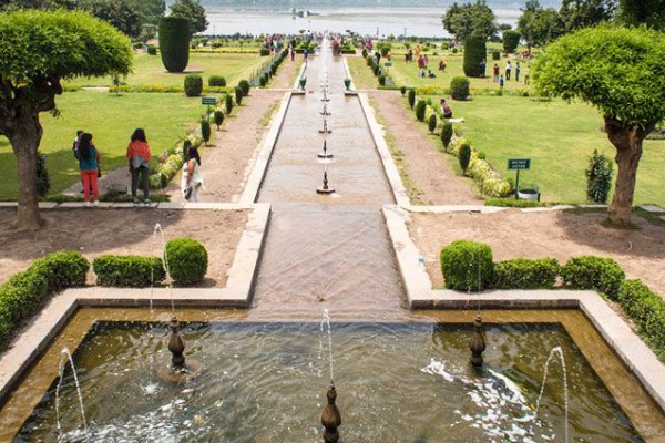 Mughal Garden -Srinagar Kashmirhills.com