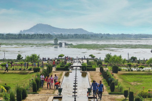 Mughal Garden -Srinagar Kashmirhills.com