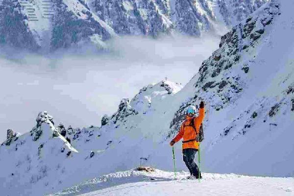 Skiing KAshmirhills.com