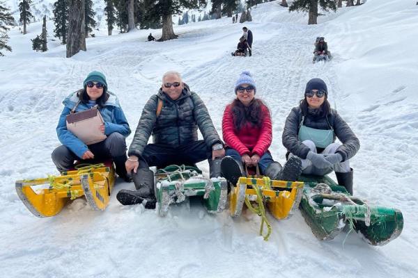 Sledging in Kashmirhills.com