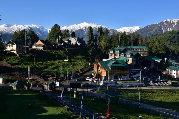 The Alpather Lake – Gulmarg