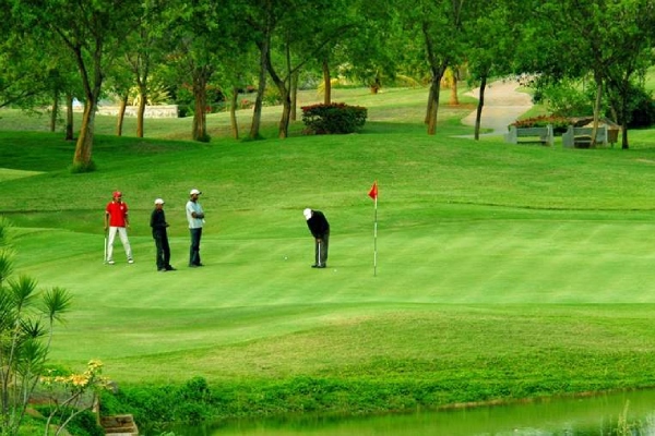 golf course Kashmirhills.com