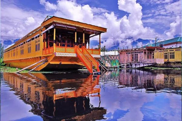 housboat in kashmirhills.com