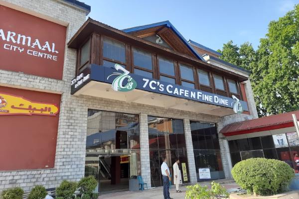 7C’s Cafe N Fine Dine Kashmirhills.com