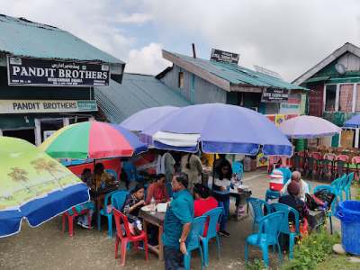 Pandit Brothers Vegetarian Dhaba Gulmarg KAshmrihills.com