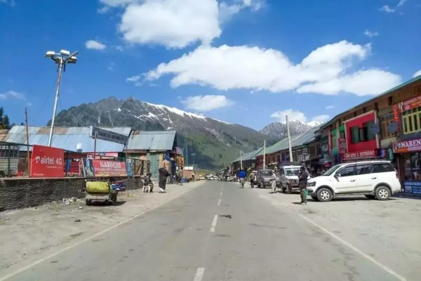 Sonamarg Main Market KAshmirhills.com