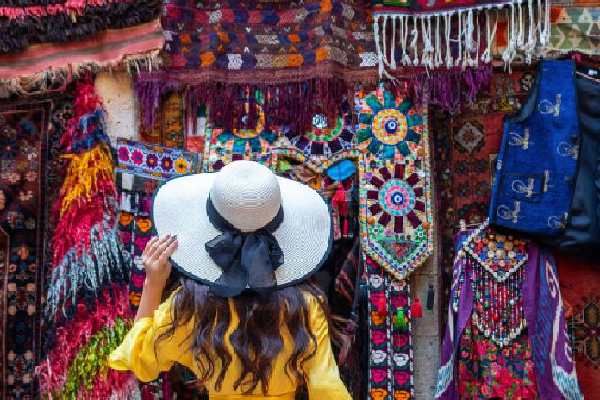 shoppig in kashmir