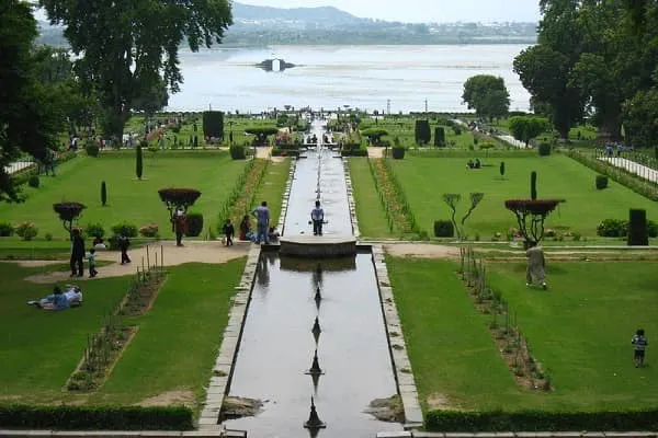 Nishat bagh kashmirhills.com