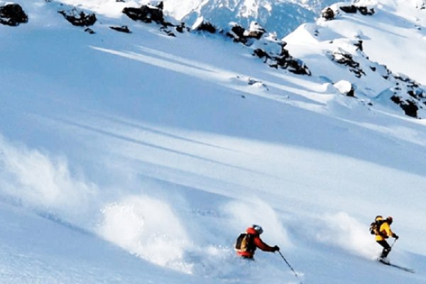 Patnitop Skiing in kashmirhills.com